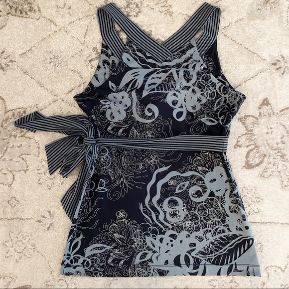 BCBGMaxAzria Blue Printed Sleeveless Wrap Top Size Small - Picture 5 of 15